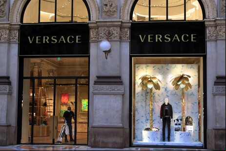 Loja da Versace na Galleria Vittorio Emanuele, em Milão