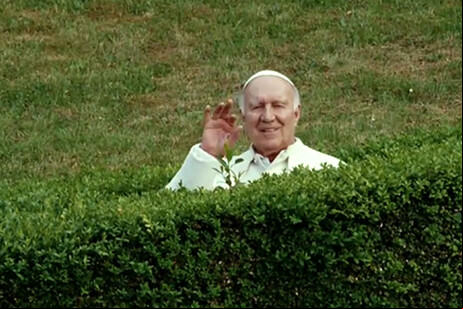 O ator Michel Piccoli em cena de 'Habemus Papam'