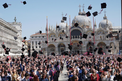 Cerimônia de colação de grau da Universidade Ca'Foscari de Veneza