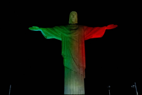 Cristo com cores da Itália homenageou Guglielmo Marconi