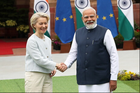 Von der Leyen é recebida por Modi na Índia