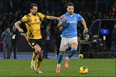 Inter e Napoli durante uma partida válida pelo primeiro turno da Série A da Itália