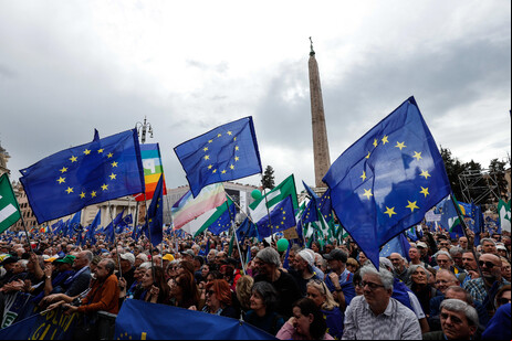 Manifestação pró-Europa na Piazza del Popolo, em Roma