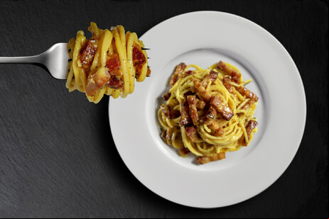 Macarrão à carbonara é um dos mais populares pratos italianos no mundo