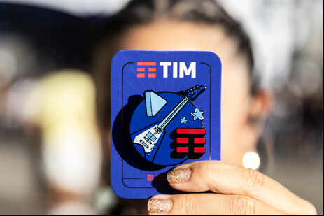 Broche desenvolvido pela operadora permite o bloqueio automático do celular à distância