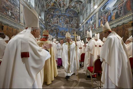 Leão XIV assumiu trono de Pedro após dois dias de conclave