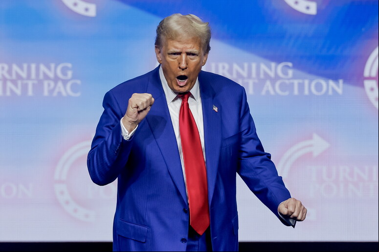 Trump foi acusado de agressão ou assédio sexual por mais de 20 mulheres, mas nega todas as denúncias - TODOS OS DIREITOS RESERVADOS