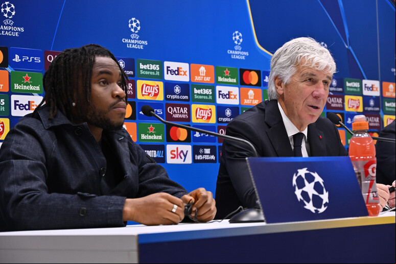 Lookman e Gasperini durante uma coletiva de imprensa - TODOS OS DIREITOS RESERVADOS