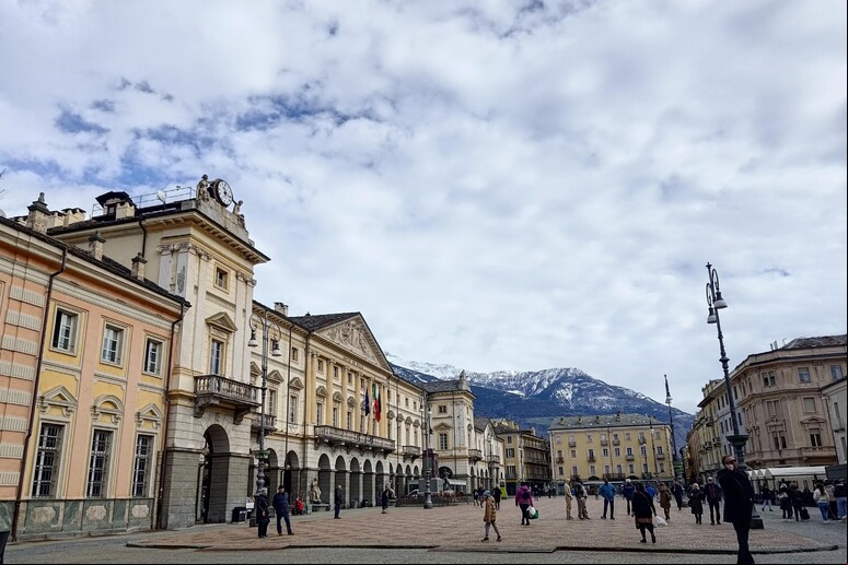 Vista do centro de Aosta, no extremo-norte da Itália - TODOS OS DIREITOS RESERVADOS