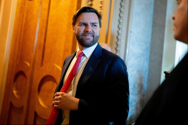 Senador J.D. Vance é o autor do livro de memórias best-seller "Hillbilly Elegy" © ANSA/Getty Images via AFP