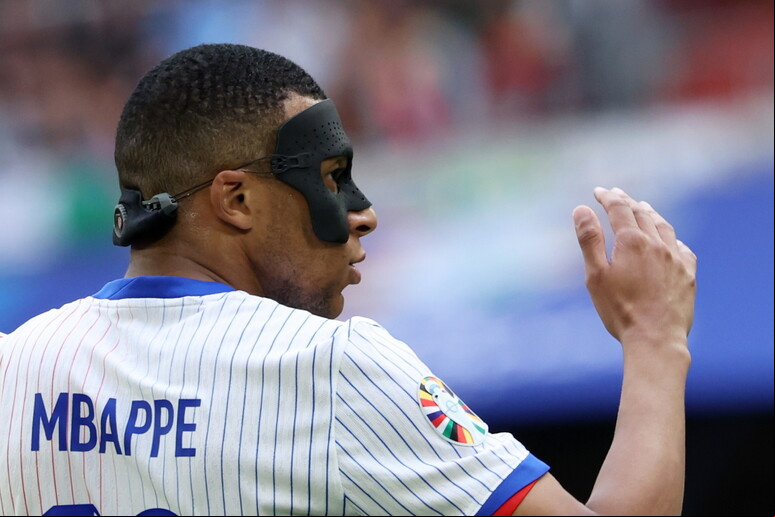 Mbappé disse que cidadãos ses não podem deixar o país nas mãos de  'certas pessoas ' - TODOS OS DIREITOS RESERVADOS