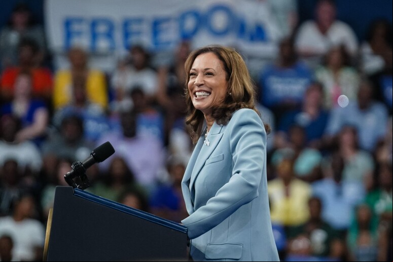 Kamala Harris durante comício em Atlanta, na Geórgia © ANSA/AFP