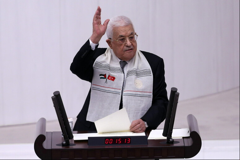 Abbas discursou no Parlamento turco para denunciar guerra © ANSA/EPA