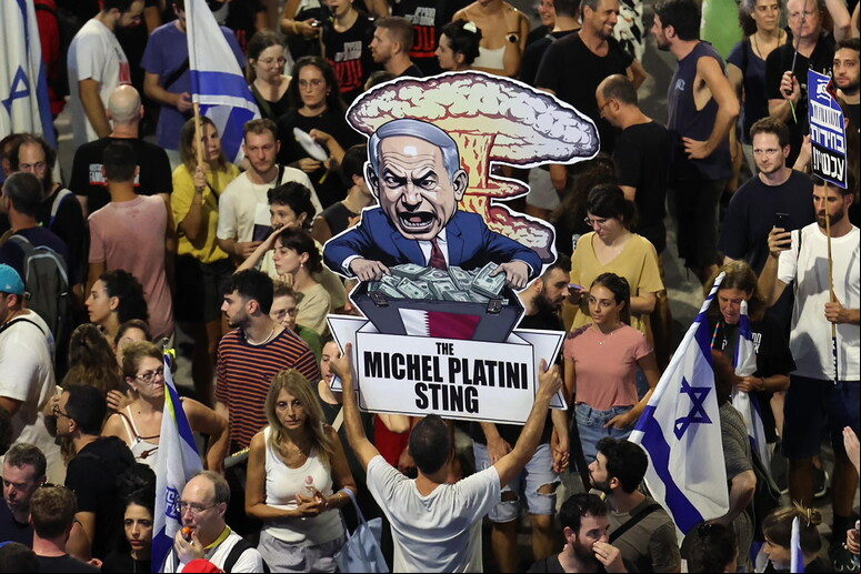 Protesto contra Netanyahu em Tel Aviv após morte de reféns em Gaza © ANSA/EPA