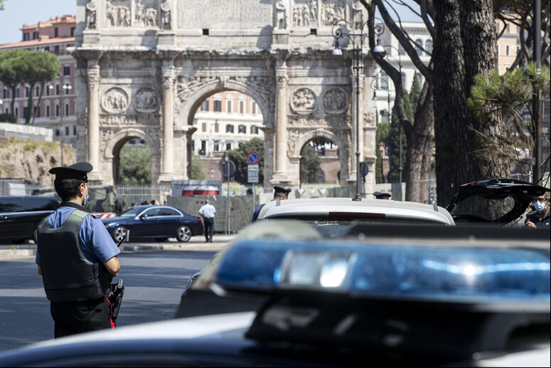 Arco de Constantino é um dos principais pontos turísticos de Roma - TODOS OS DIREITOS RESERVADOS