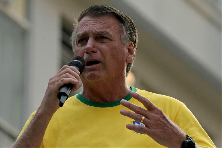 Jair Bolsonaro durante manifestação na Avenida Paulista, em São Paulo © ANSA/AFP