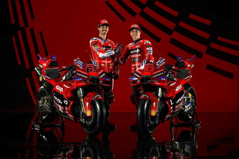 Bagnaia, bicampeão mundial em 2022 e 2023, declarou que a equipe de Borgo Panigale é muito unida © ANSA/Ducati