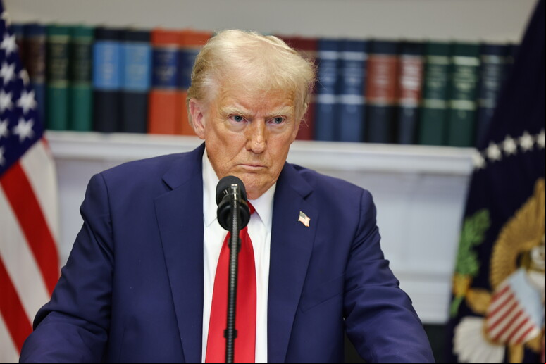 Trump quer reduzir déficit comercial dos EUA com a UE - TODOS OS DIREITOS RESERVADOS
