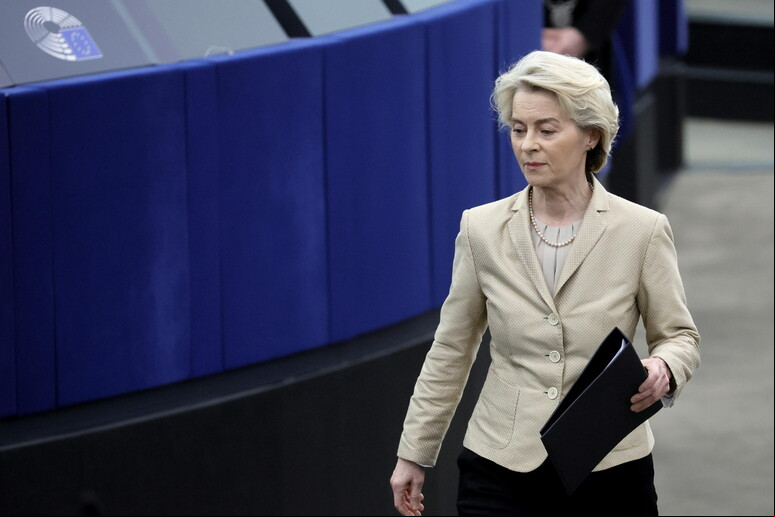 Ursula von der Leyen cancelou compromissos por duas semanas © ANSA/EPA