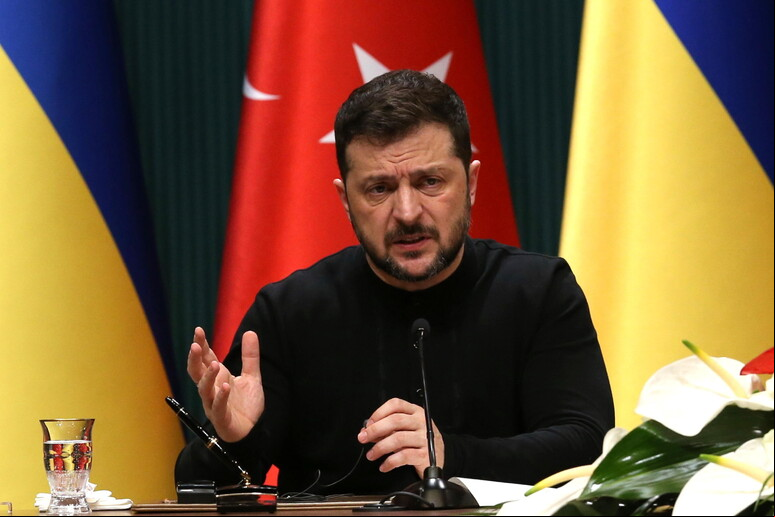 Volodymyr Zelensky durante visita à Turquia © ANSA/EPA