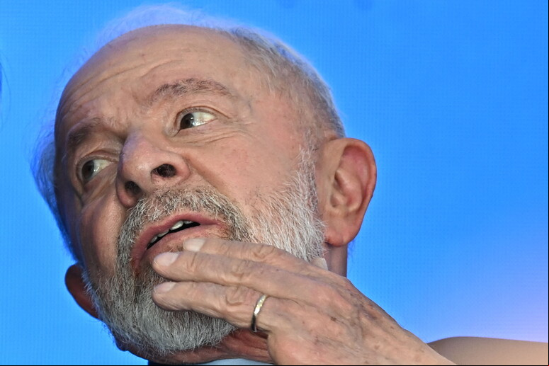 Lula defende fim do uso do dólar para transações entre países do Brics - TODOS OS DIREITOS RESERVADOS