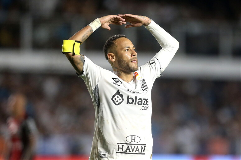 Neymar voltou ao Peixe depois de 12 anos jogando no exterior © ANSA/EPA