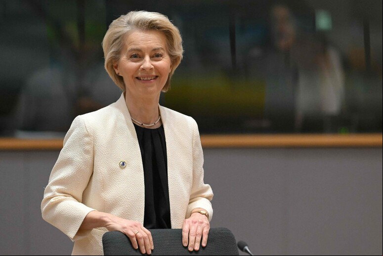 Von der Leyen convenceu Trump a adiar início das tarifas contra UE © ANSA/AFP