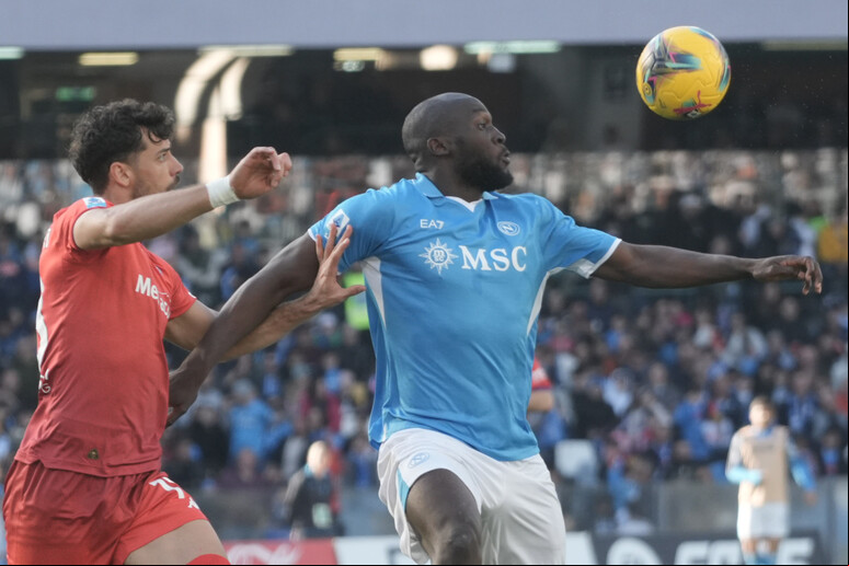 Napoli venceu a Fiorentina em casa neste domingo - TODOS OS DIREITOS RESERVADOS