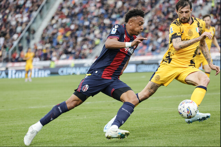 Vitória do Bologna embolou disputa pelo Scudetto - TODOS OS DIREITOS RESERVADOS