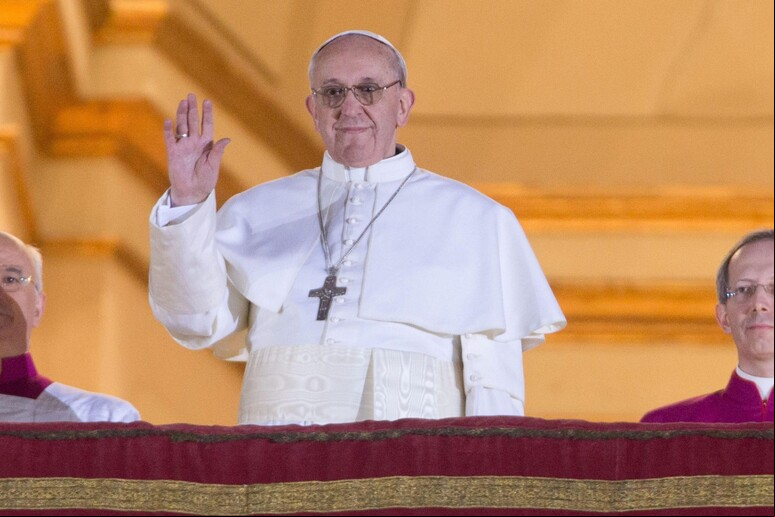 Jorge Mario Bergoglio escolheu o nome  'Francisco ' para seu pontificado, com início em 2013 © ANSA/EPA