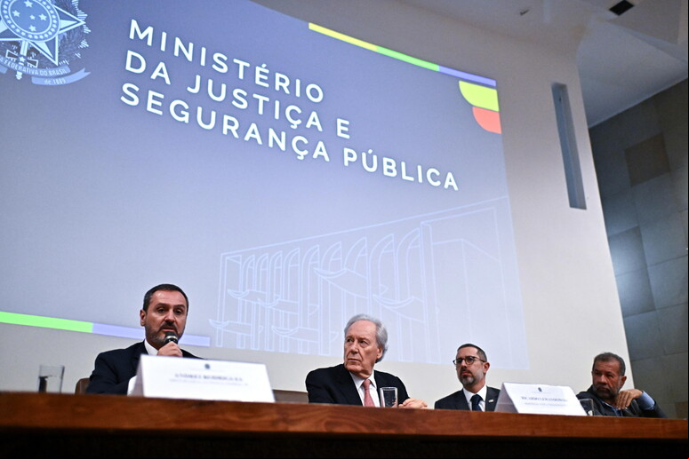 Autoridades discutem fraude no INSS © ANSA/EPA