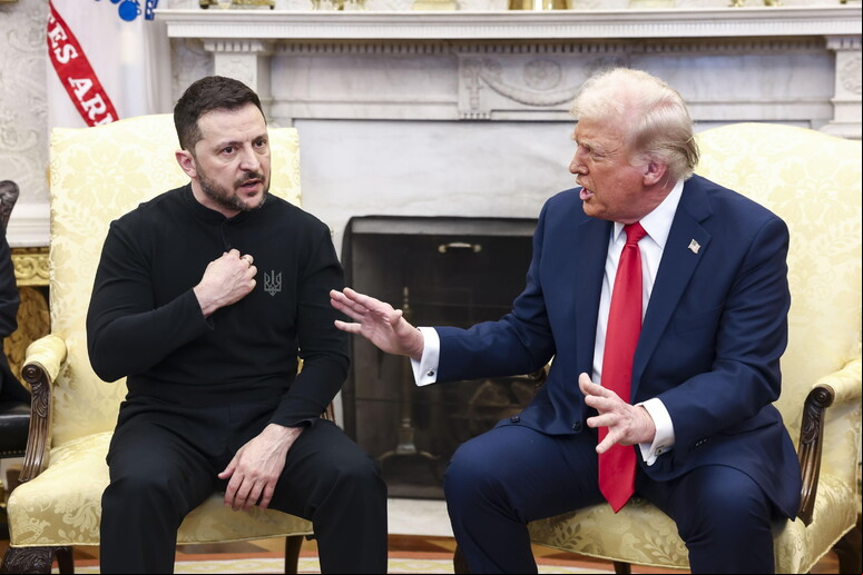 Trump atacou Zelensky durante visita do ucraniano à Casa Branca em fevereiro © ANSA/EPA