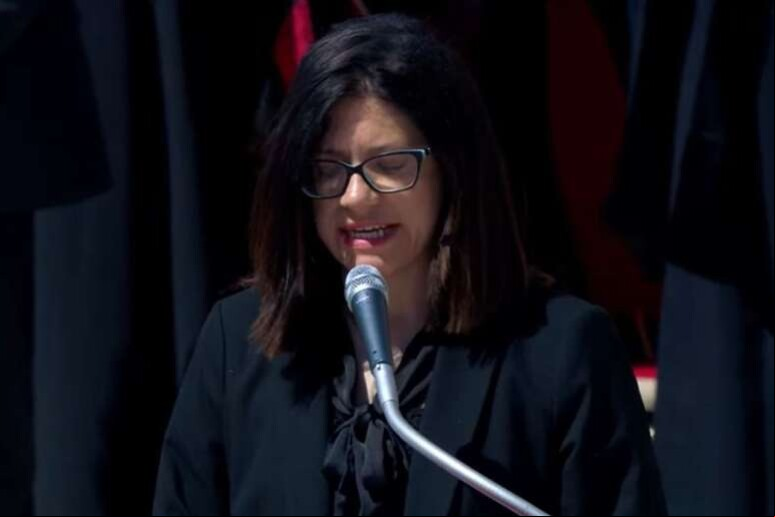 Bianca durante leitura da oração em português © ANSA/Reprodução