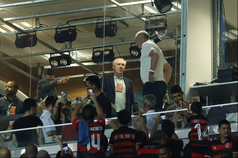 Ancelotti foi ao Maracanã ver Flamengo e Deportivo Táchira © ANSA/EPA